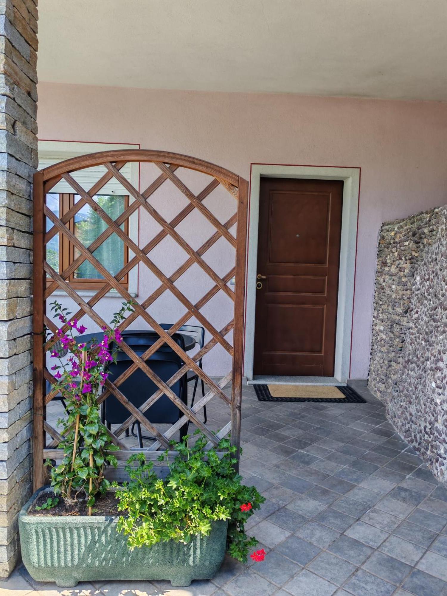 Nora Casa Vacanze Dervio Exterior foto