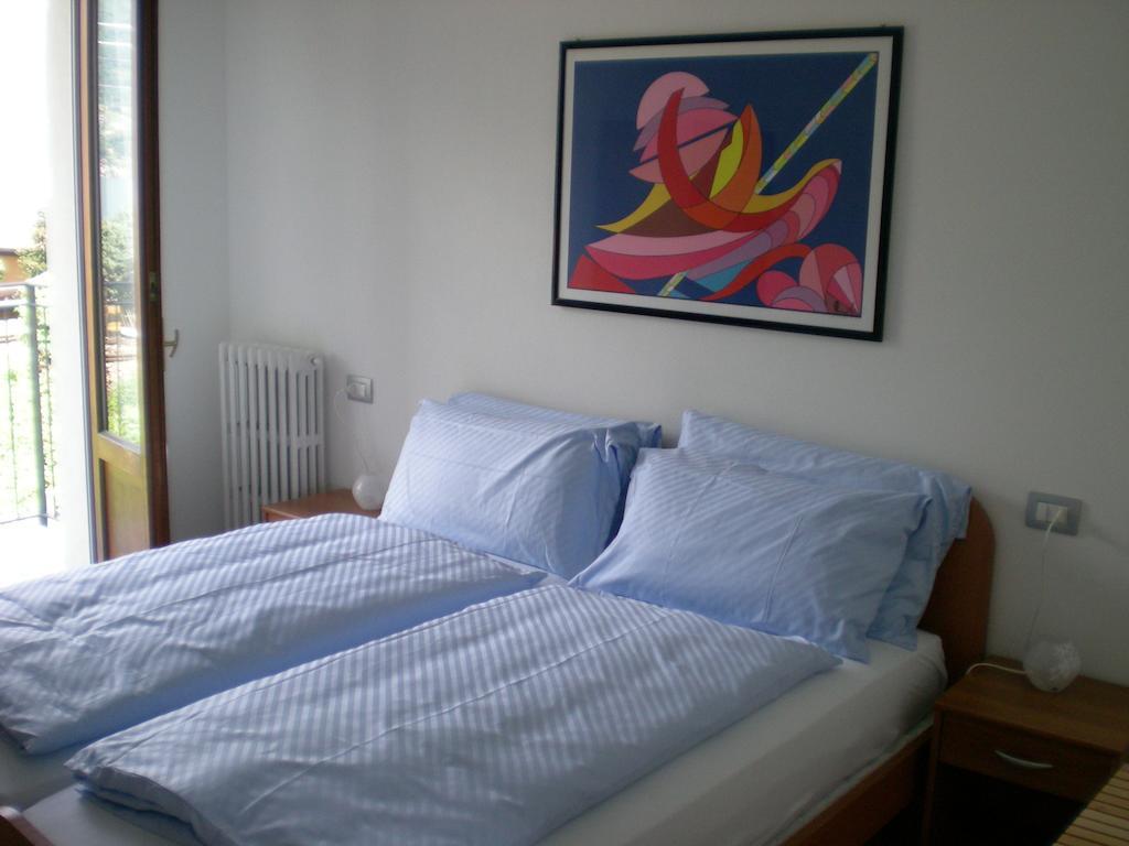 Nora Casa Vacanze Dervio Habitación foto